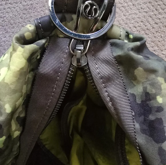 🥰24hr Sale🥰Lululemon bag - Picture 6 of 11